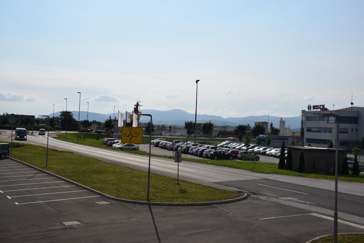 Daka Prenocisce Motel Velika Vas pri Krskem Bagian luar foto