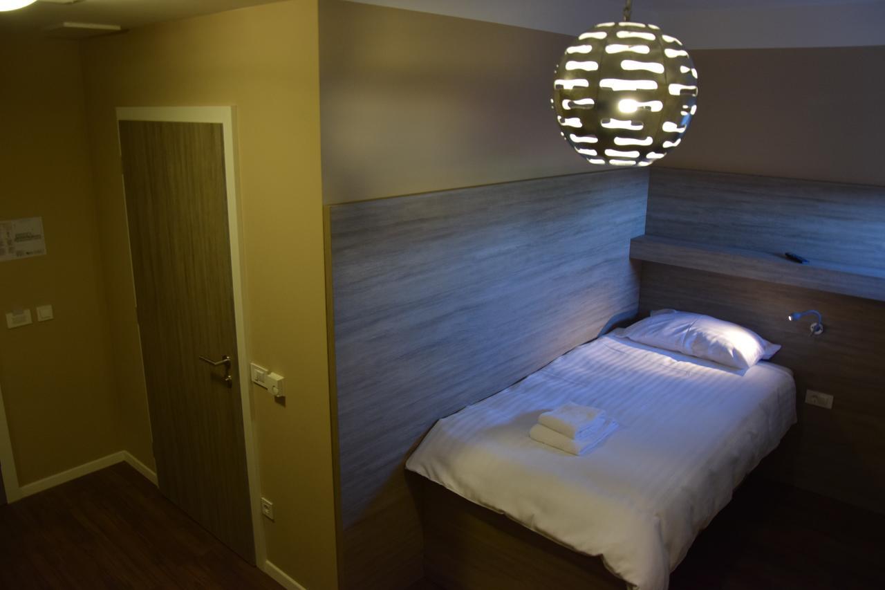 Daka Prenocisce Motel Velika Vas pri Krskem Bagian luar foto