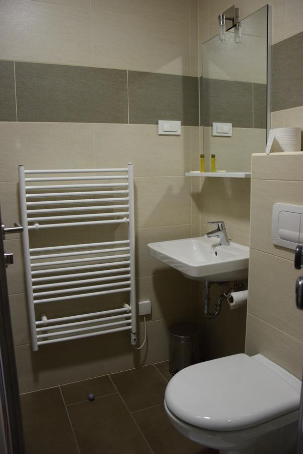 Daka Prenocisce Motel Velika Vas pri Krskem Bagian luar foto