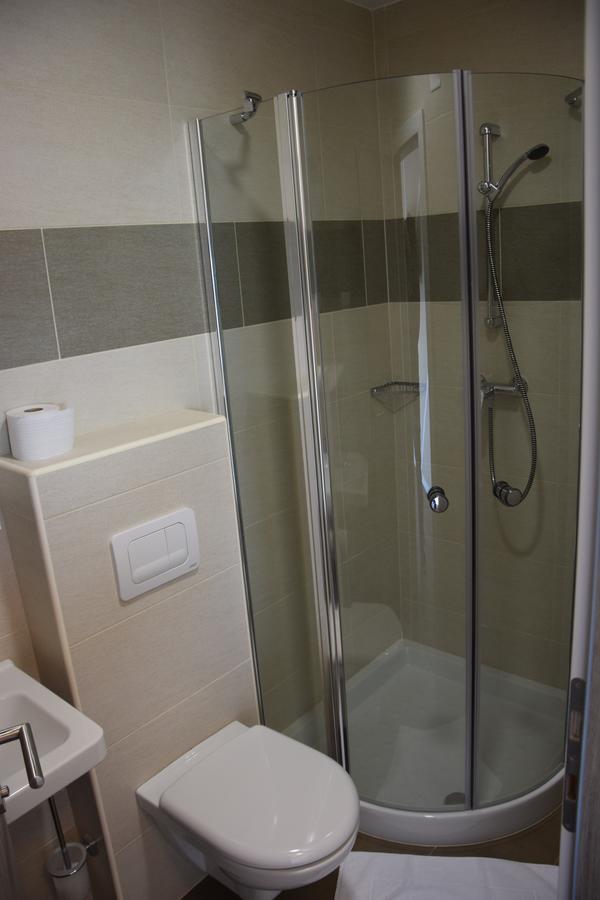 Daka Prenocisce Motel Velika Vas pri Krskem Bagian luar foto